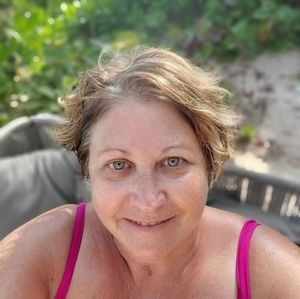 Meet your Posher, Debra